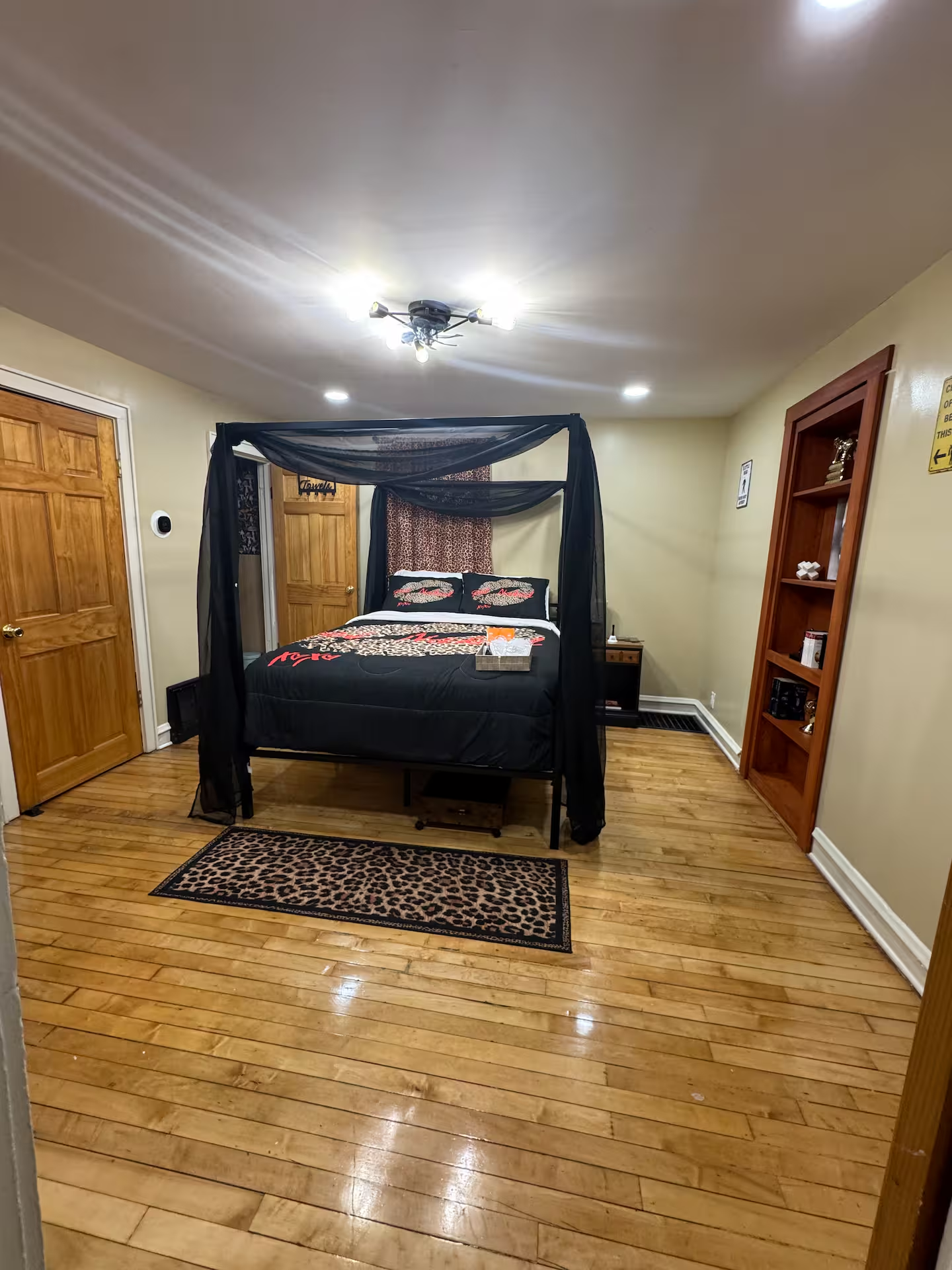 Centered Canopy Bed Bedroom Milwaukee